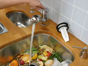 Presentation of kitchen waste disposer use Nr.1