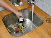 Presentation of kitchen waste disposer use Nr.3